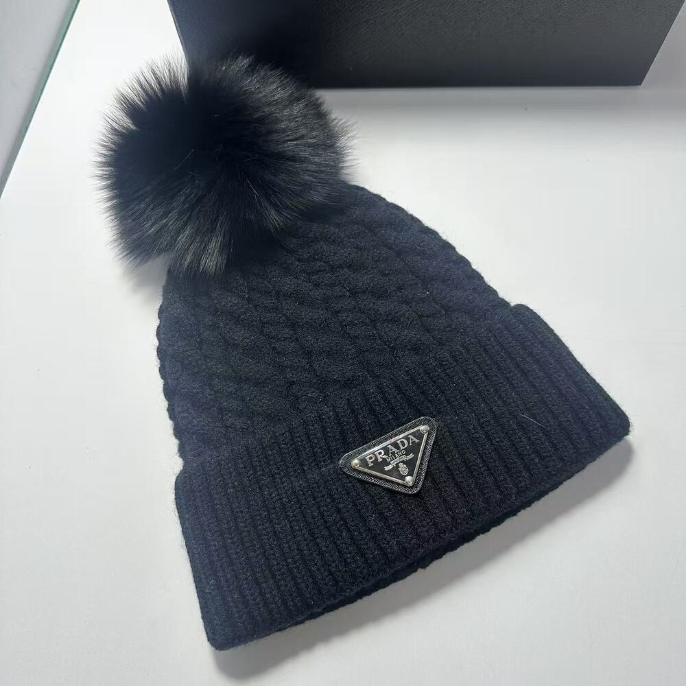 💝 Prada Women's Winter Hat (No Box)